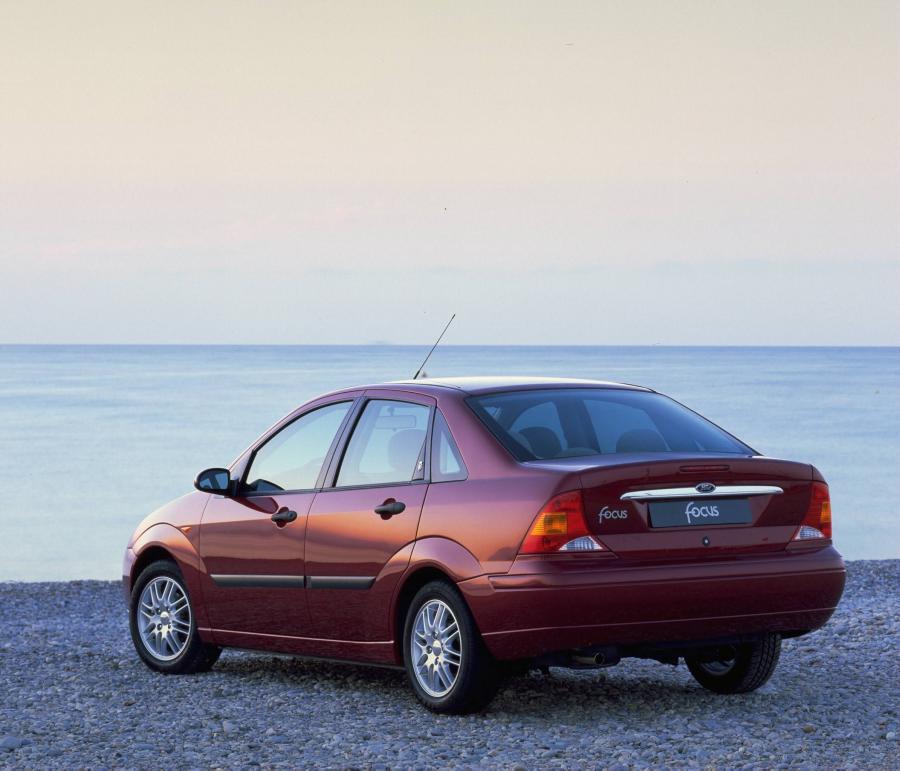  Ford Focus Saloon 1999 года  (фото 3 из 53)